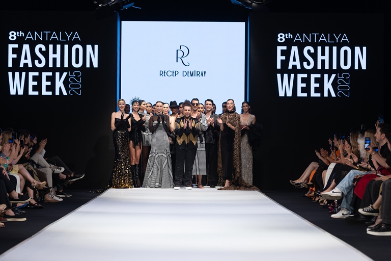 “Ahde Vefa” İle Antalya’da Moda Rüzgarı Esti “Ahde Vefa” İle Antalya’da Moda Rüzgarı Esti